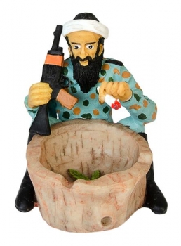 Polyresin Aschenbecher Figur Mann mit AK47 & Joint 10cm