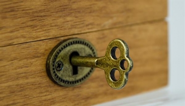 Holzkiste Buddies Wood Lock Box